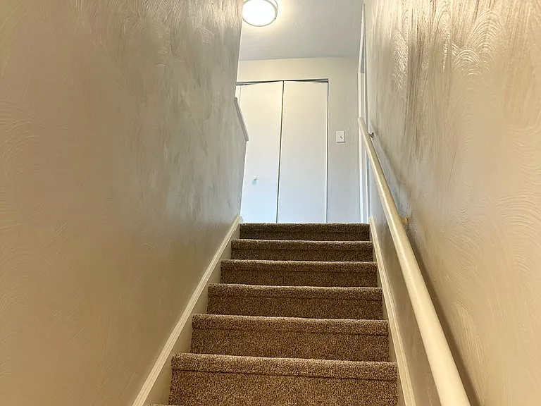822 E End Ave — Photo 7