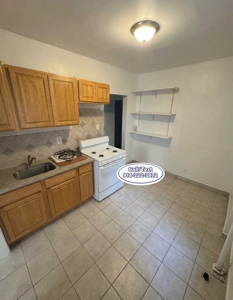 3 bed, $2,700 — Photo 2