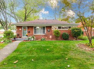 28750 Dover St, Livonia, MI 48150