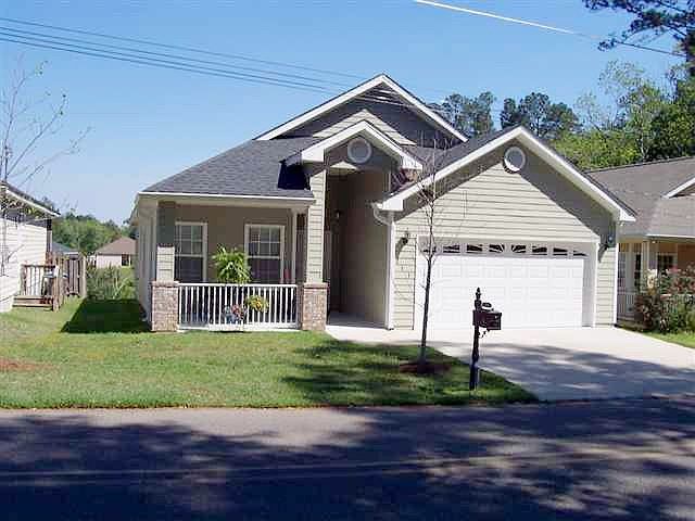 1st image of 211 NE 5th St
