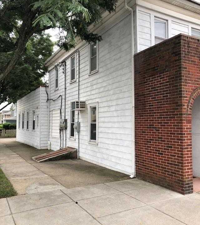 2nd image of 314 Jericho Tpke