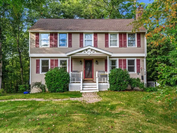 26 Holts Point Road, Hampstead, NH 03841