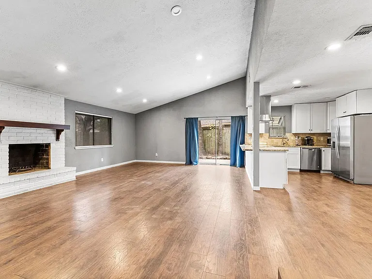 23135 Birnam Wood Blvd — Photo 10