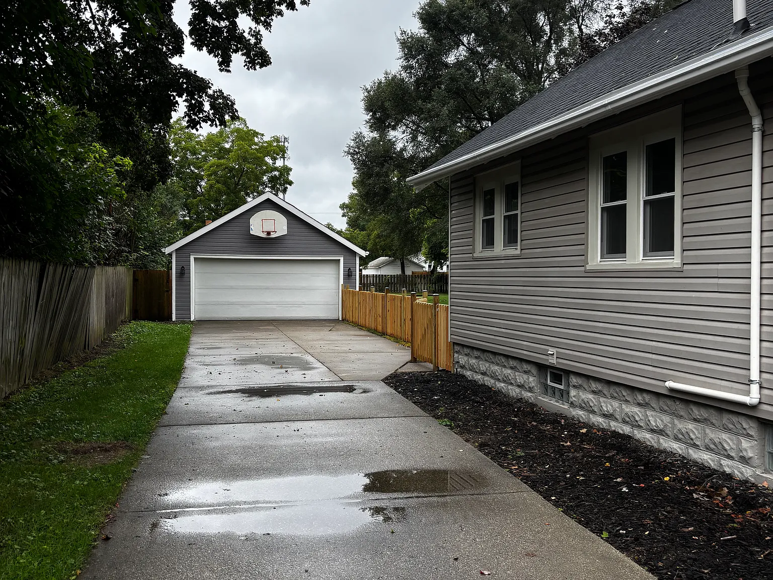 6145 Idaho Ave NE — Photo 2