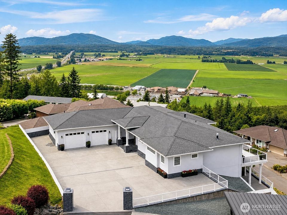 1st image of 880 Bella Vista Lane