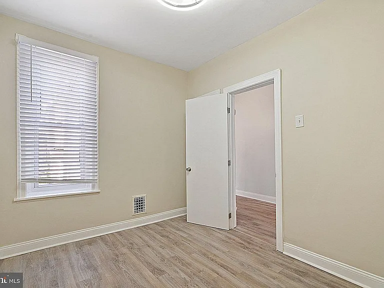 219 E Phil Ellena St — Photo 12
