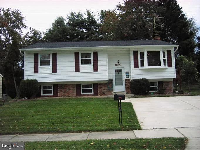 1010 Julian Pl