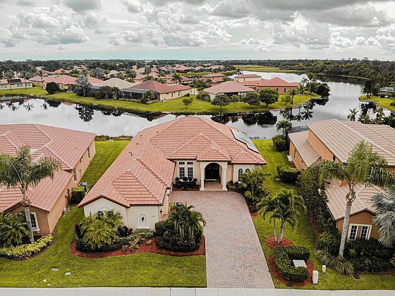 2nd image of 857 SW Grand Reserves Blvd