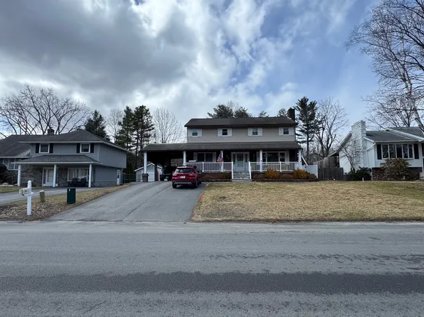 1010 Saint Lucille Dr, Schenectady, NY 12306