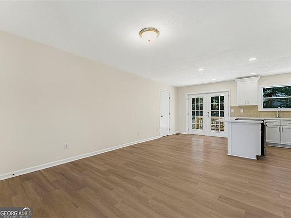 5th image of 6371 Westbury Rd