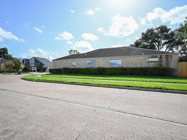 7735 Quail Meadow Dr — Photo 48