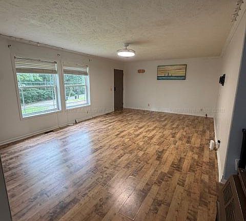 4th image of 81 Windwood Dr