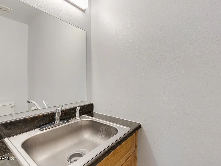 1627 E Fremont Dr — Photo 36