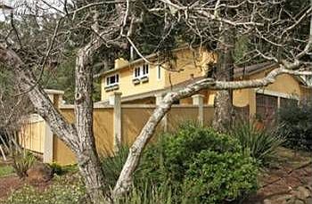 3rd image of 490 Magnolia Ave