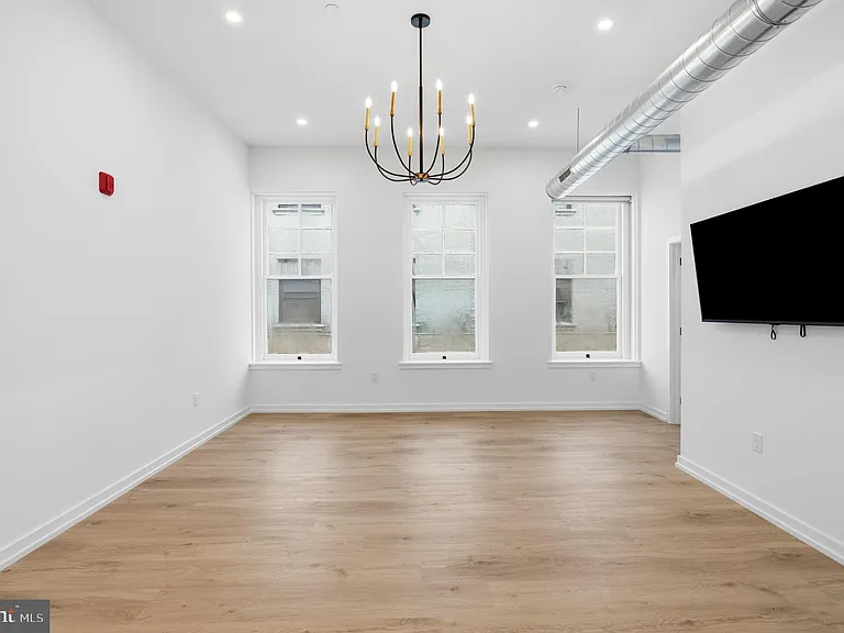 203 S 13th St #4B — Photo 8