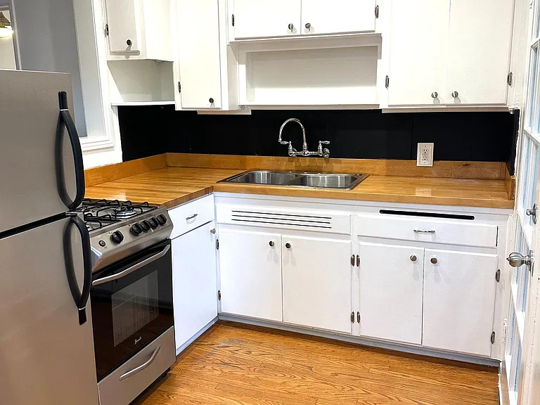 2710 Arizona Ave #B — Photo 2