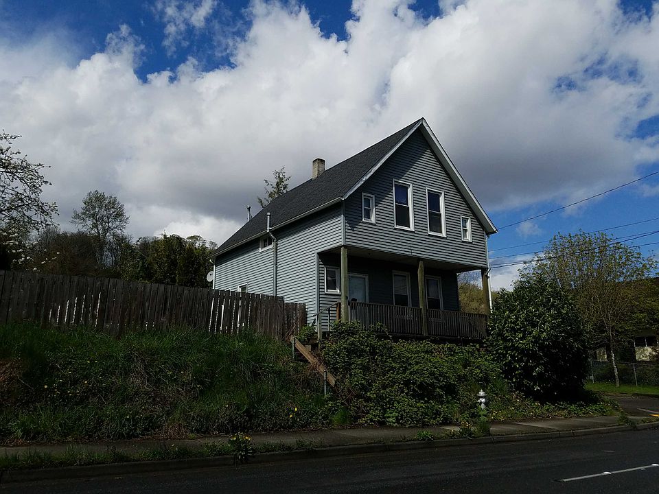 2nd image of 3514 E Portland Ave