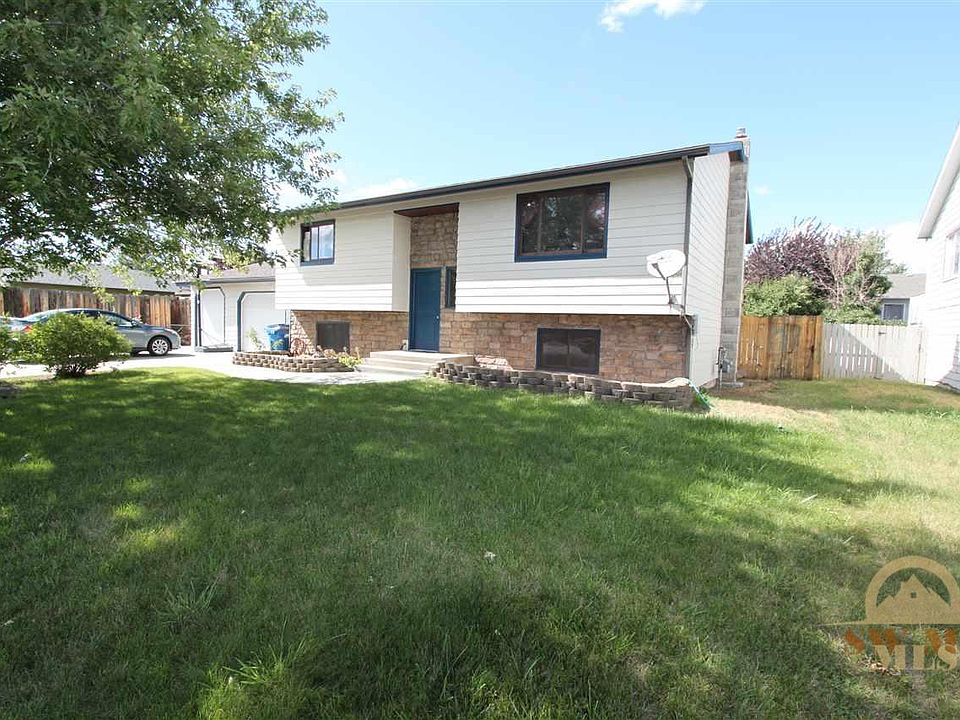 1st image of 311 Pearl Dr