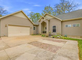 5550 Cozy Point Dr, Croton, MI 49337