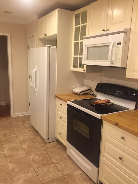 3 bed, 1350 sqft, $1,100 — Photo 3
