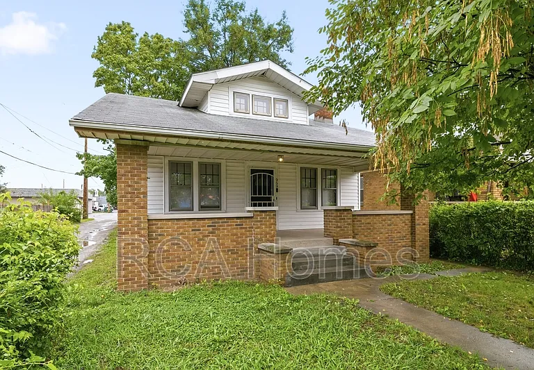 969 N Linwood Ave — Photo 1