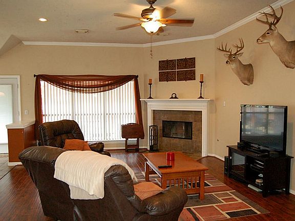 4th image of 15578 Zoe Loop Dr