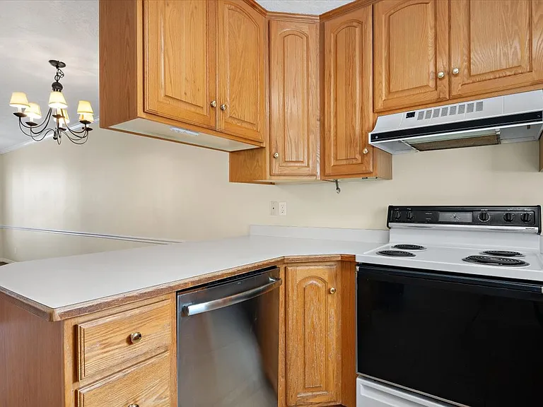 876 N 600 W #29 — Photo 8
