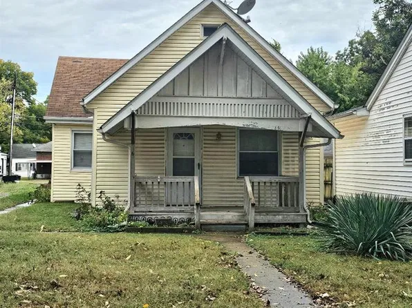 6 N Smith St, Smithton, IL 62285