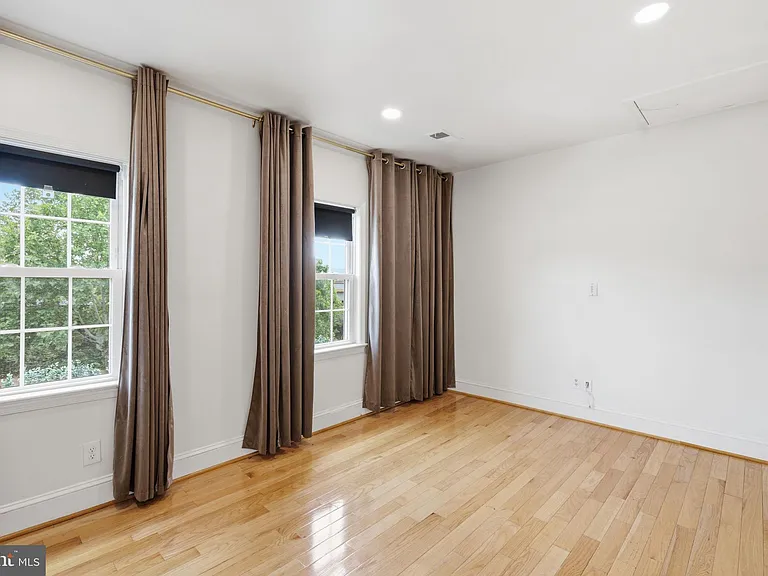 708 I St SE #A — Photo 22