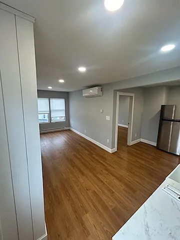 311 W Market St — Photo 6