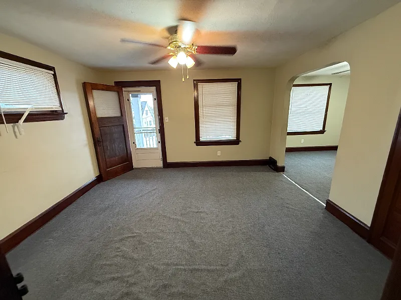 1 Bedroom Unit - Old Brooklyn/Cleveland Area — Photo 4