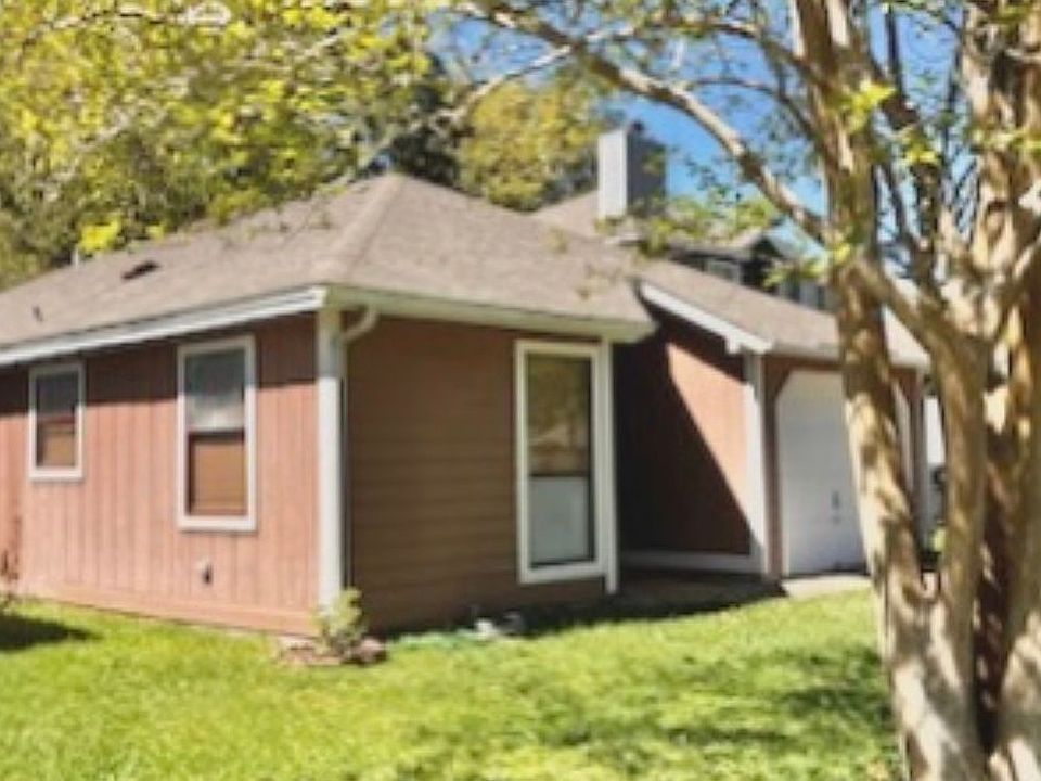 2nd image of 102 Millers Trace Dr