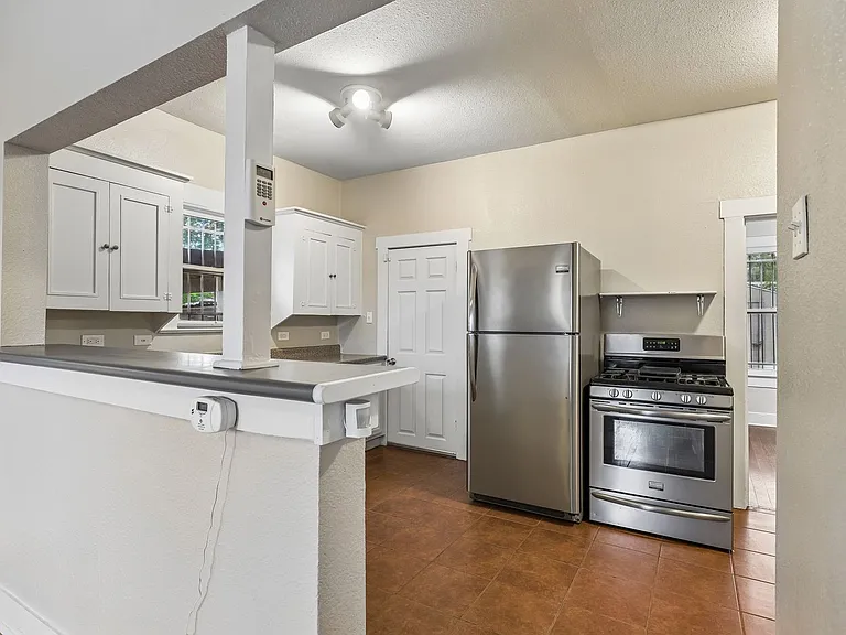2310 N Sabinas St — Photo 7
