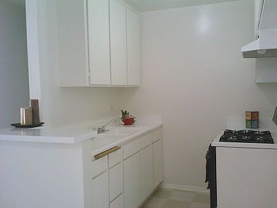 1st image of 18414 Collins St APT 101