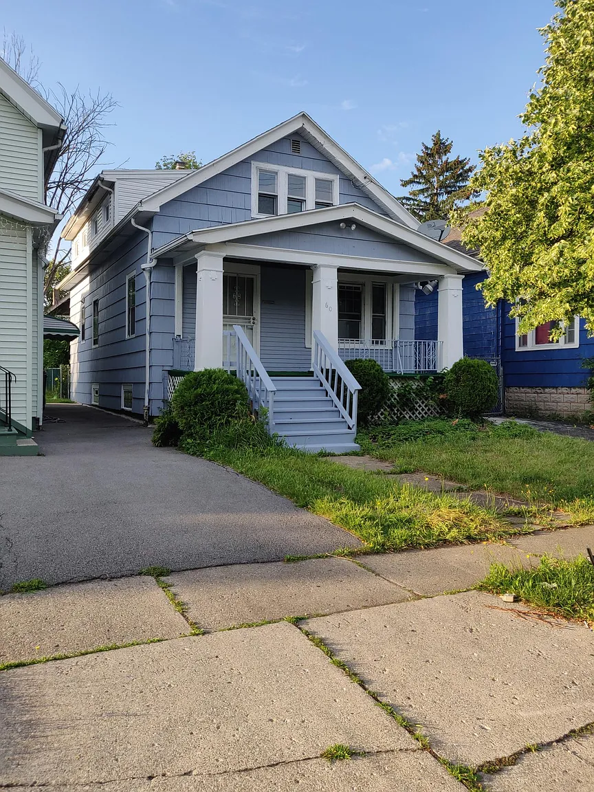 60 Midway Ave photo 1