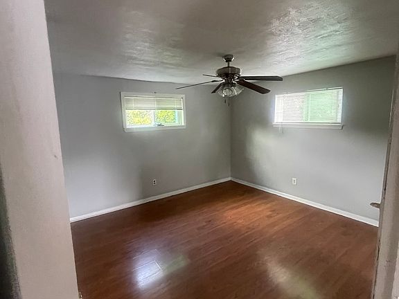 5th image of 8231 Brockton St