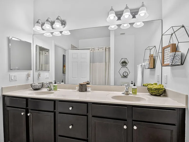 10139 Wellington Parc Dr — Photo 36