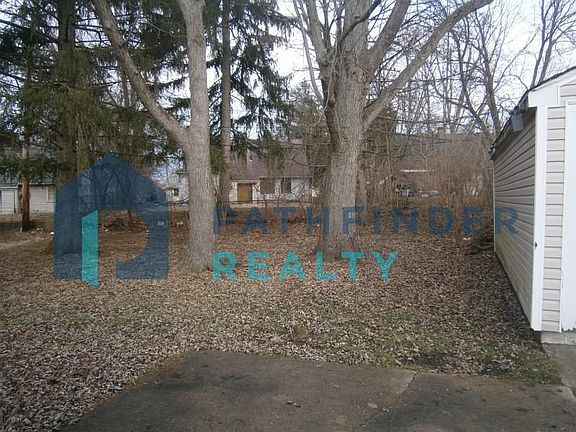 3rd image of 4111 Larkspur Dr