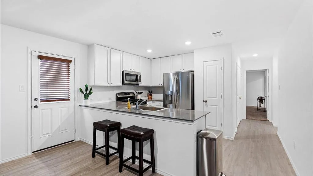 5315 Hornbeck Hts — Photo 3