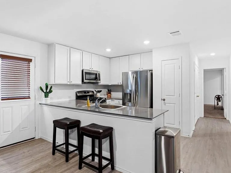 5315 Hornbeck Hts — Photo 3