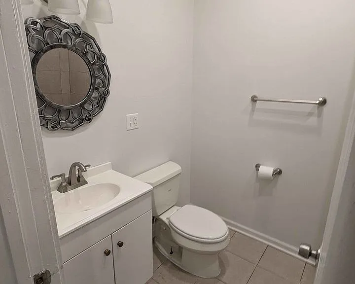 1052 N Springfield Ave #2 — Photo 5