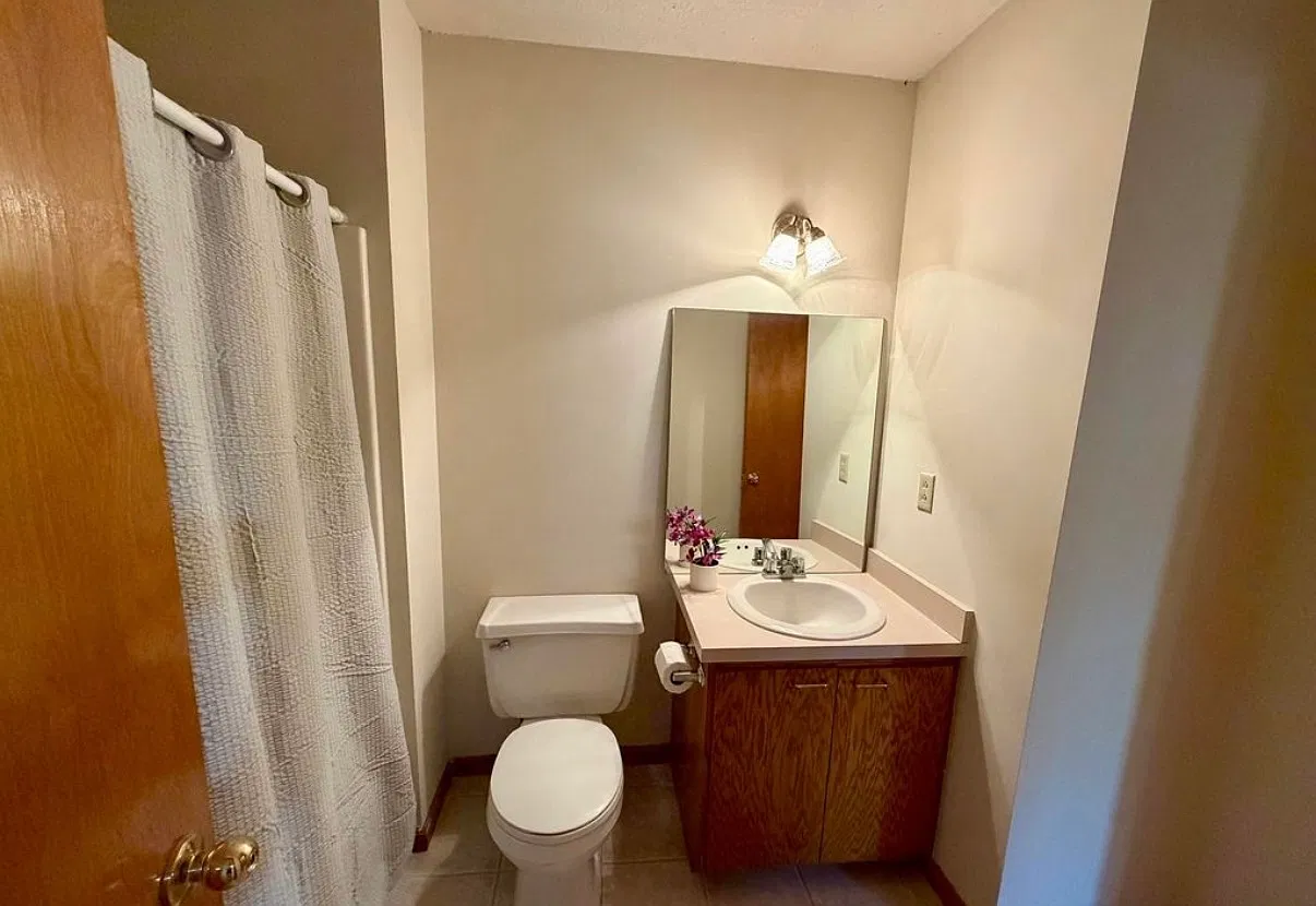 3 bed, 955 sqft, $1,850 — Photo 3