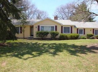 21691 Fairway Dr, Southfield, MI 48033