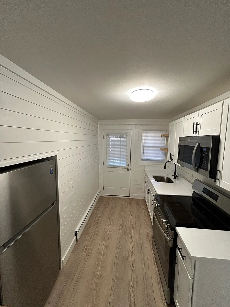 Kitchen - 43 B St #3