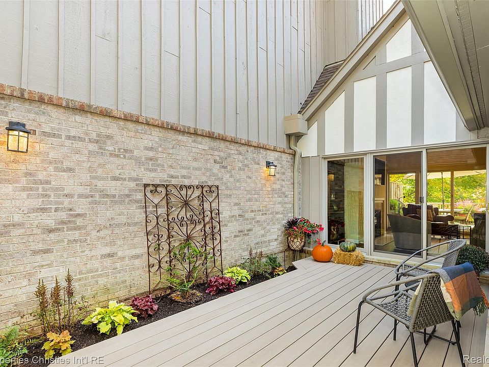 22241 Village Pines Dr, photo 6