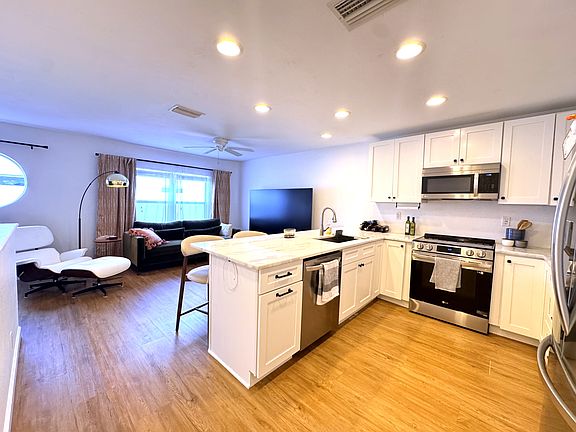4th image of 35 16th St S