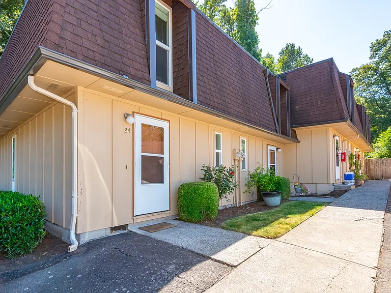 19555 Willamette Dr — Photo 9