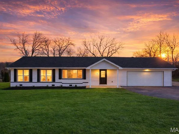 108 Maple Ln, Ballwin, MO 63011