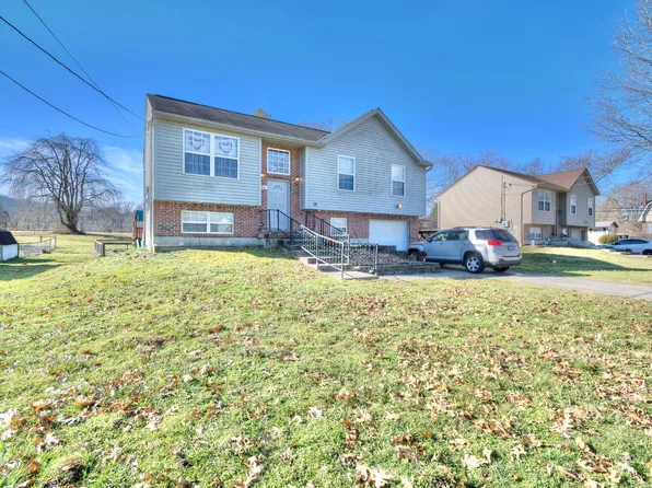 104 E 1st St, Silver Grove, KY 41085