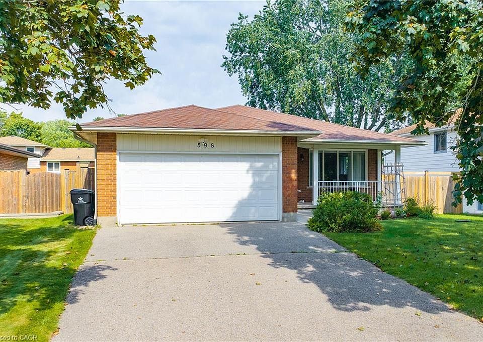 1st image of 598 Black Oak Cres